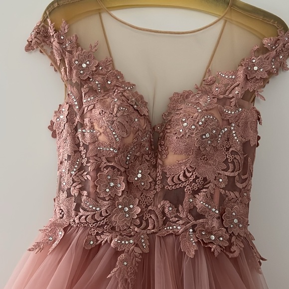 Boutique worn once dress - Picture 2 of 6